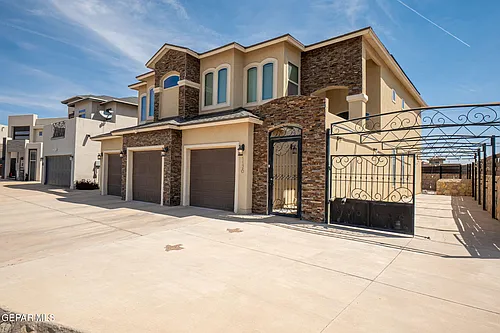 1126 Ismael Robels Way Photo 1