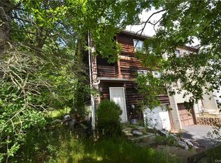 18 Sandburg Ct, Middletown, NY 10941