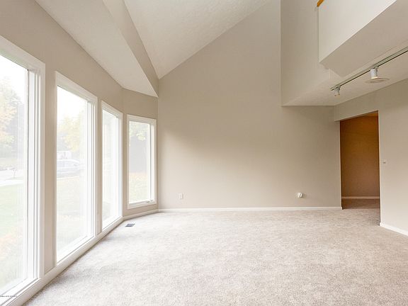 5th image of 1410 Fairoaks Ct