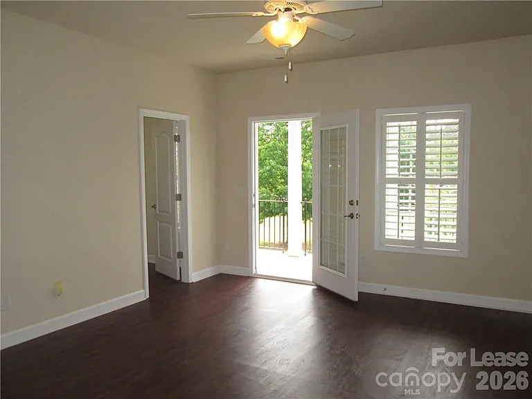 9916 Evergreen Terrace Dr — Photo 21