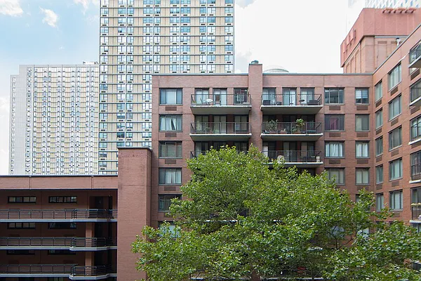 Rented by New York Residence | media 25
