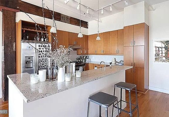 3rd image of 275 Conover St APT 3C