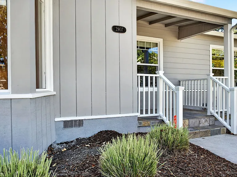 2907 Eccleston Ave — Photo 3