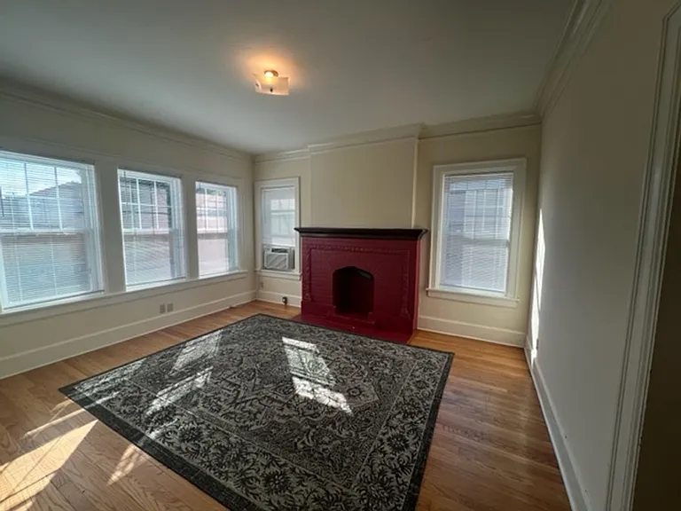 300 S Barker Ave — Photo 2