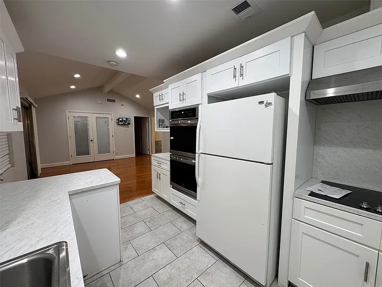 12119 Dunlap St — Photo 6