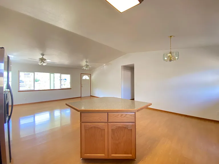 1136 Makaala St — Photo 19