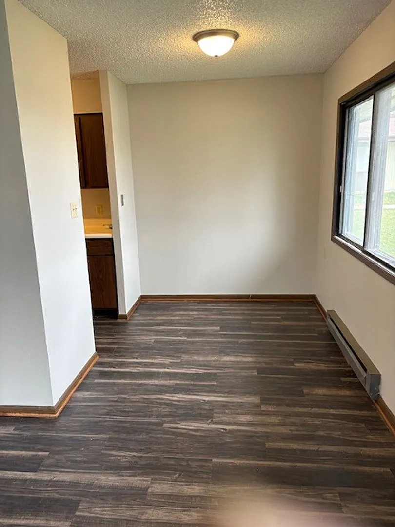 209 Estelle St - Apt C2 — Photo 4