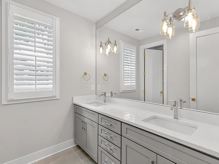 1810 Owen St — Photo 19