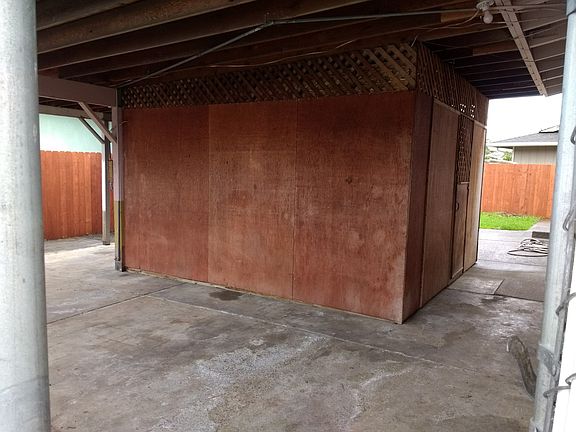 Yard from gate on street 