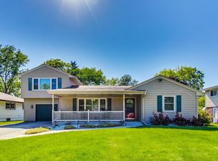 1126 Aberdeen Ln, Mundelein, IL 60060