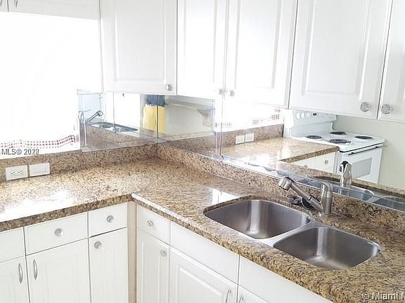 3rd image of 7125 Bonita Dr APT 201