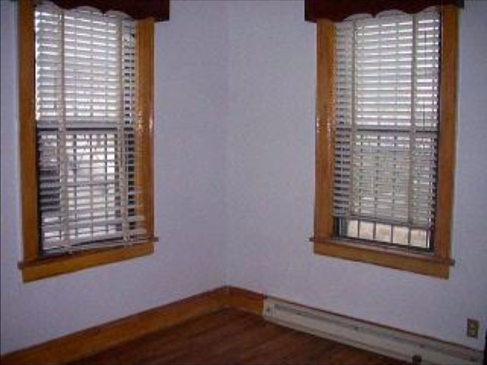 1st image of 25 Clark St