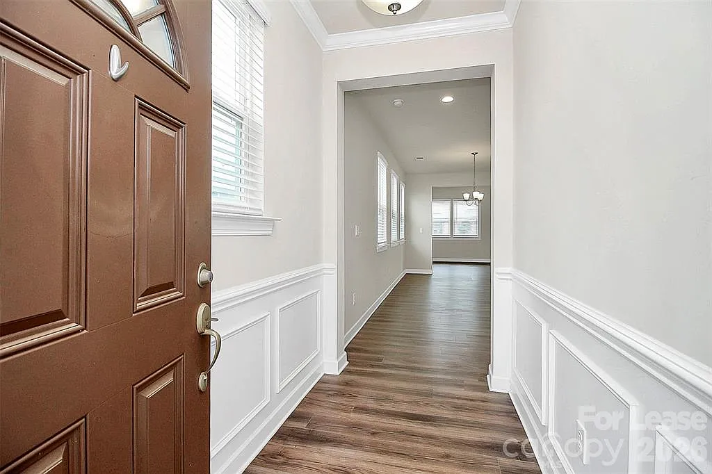 3 bed, 2.5 bath, 1852 sqft, $2,300 — Photo 3