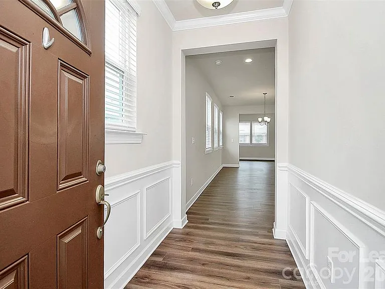 9328 Glenburn Ln — Photo 3