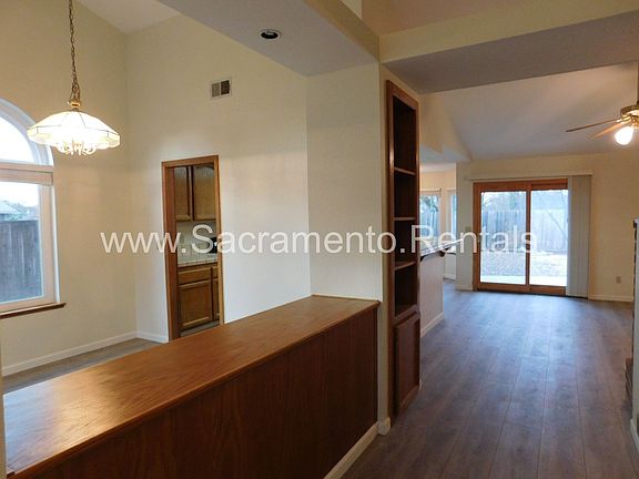 3rd image of 7401 Fox Hills Dr