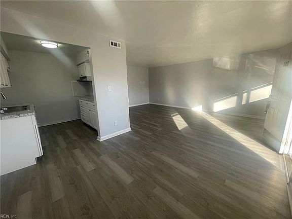 4th image of 719 Marvin Ave #103
