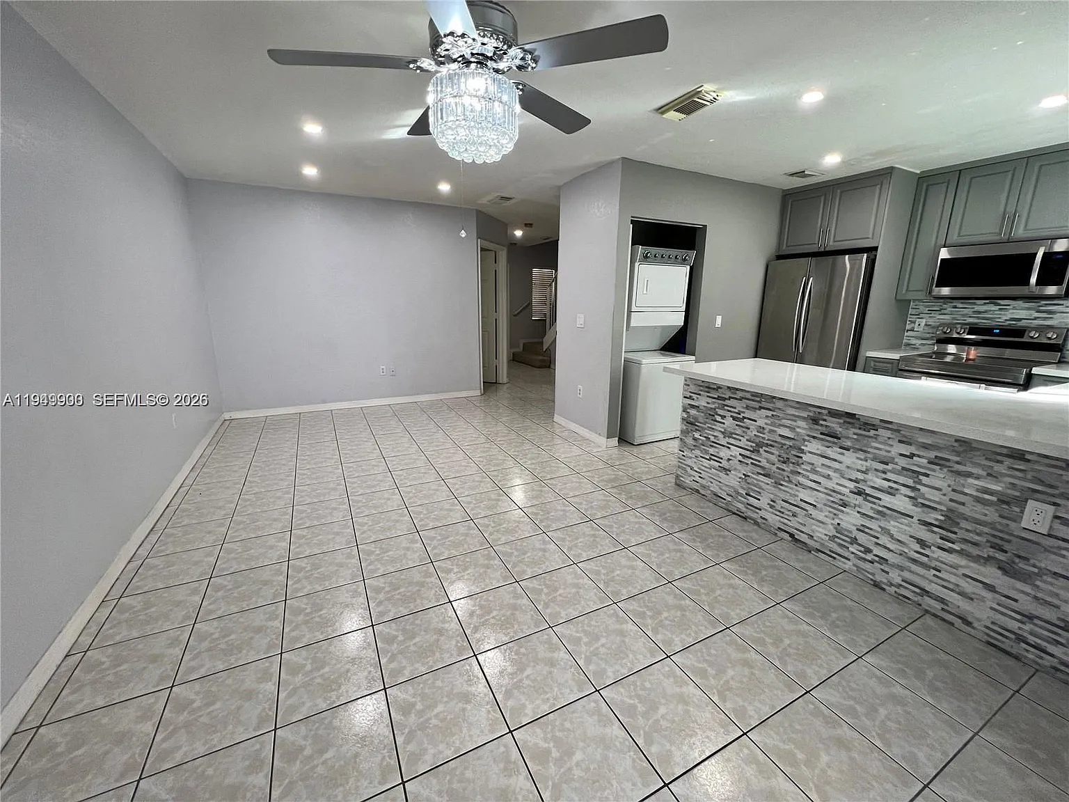 3 bed, 2.0 bath, $2,850 — Photo 2