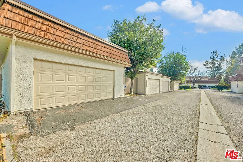 3 bed, 1288 sqft, $3,800 — Photo 2