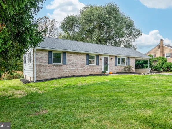 5464 Strasburg Rd, Gap, PA 17527