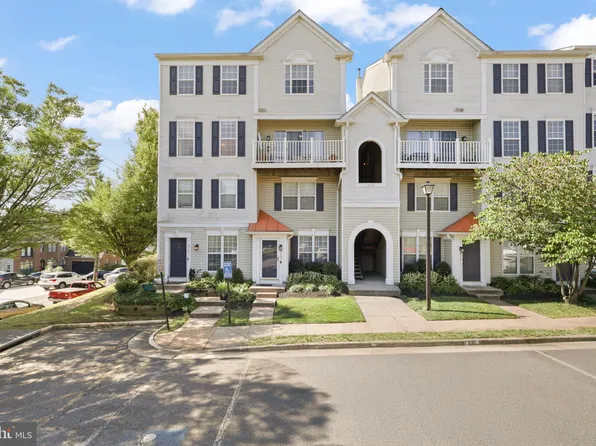8165 Halley Ct Unit 301, Lorton, VA 22079