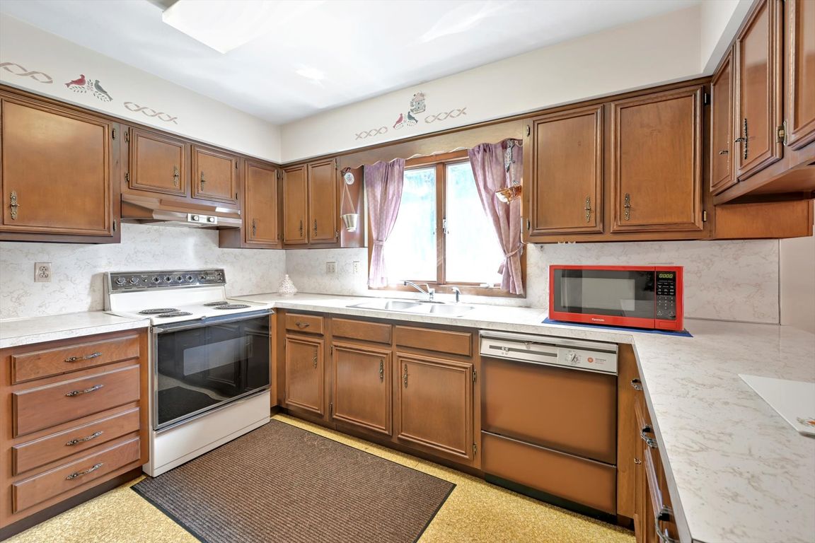 10-Kitchen