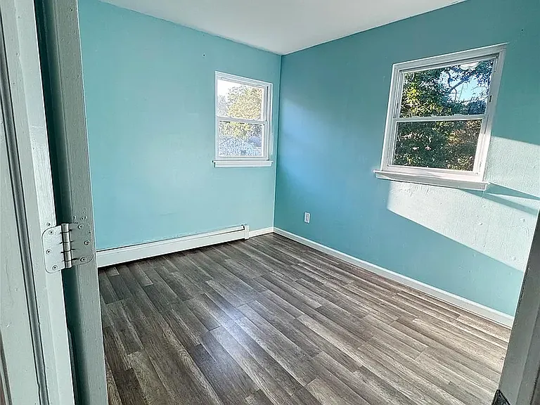 66 Van Buren St — Photo 7
