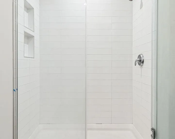 Graduate Pointe — Photo 177