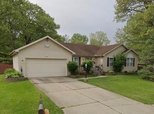 10158 Ashwood Forest Dr, Osceola, IN 46561