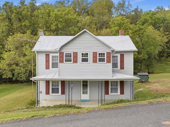 121 Branch Rd, Eagle Rock, VA 24085