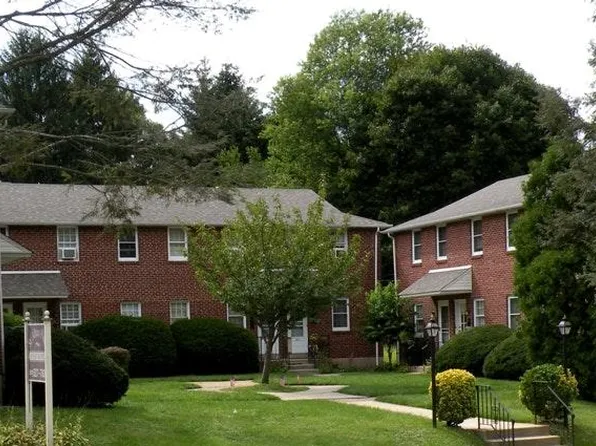 16 Saint Albans Ave, Newtown Square, PA 19073