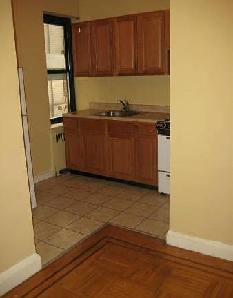 5th image of 420 E 86th St APT 1C