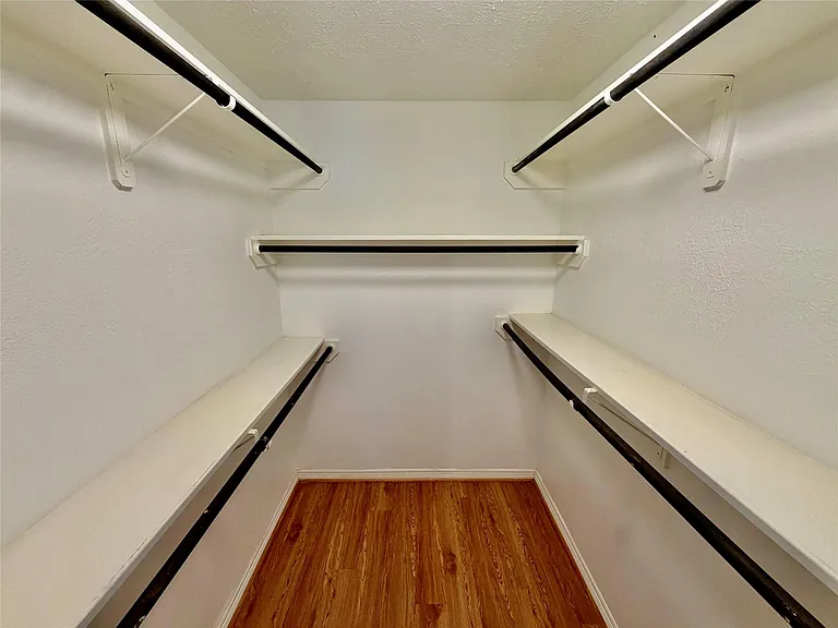 5838 Ludington Dr — Photo 16