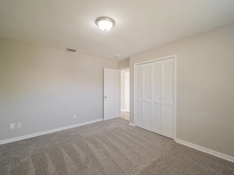 1322 SE 12th St — Photo 12