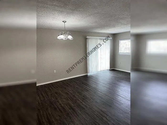 2911 Lake Briar — Photo 3