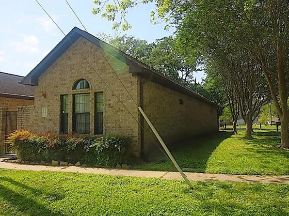 302-308 Reppert Street, Bacliff, TX 77518