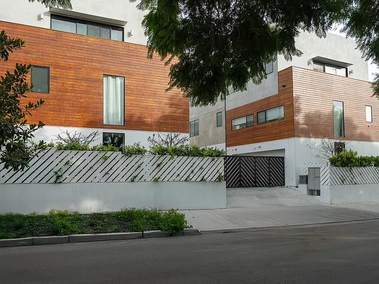 644 3/4 N Commonwealth Ave — Photo 28
