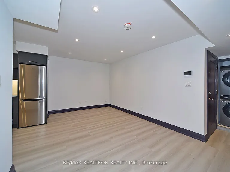 230 Boon Ave #4 — Photo 4