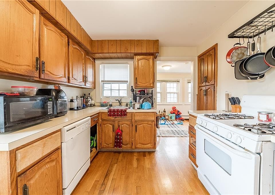 128 Fern St, Warwick, RI 02889 Zillow