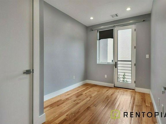 3rd image of 679 Grand St #3P