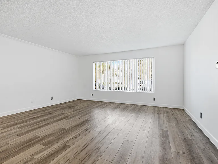 540 W Channel Islands Blvd #2 — Photo 14