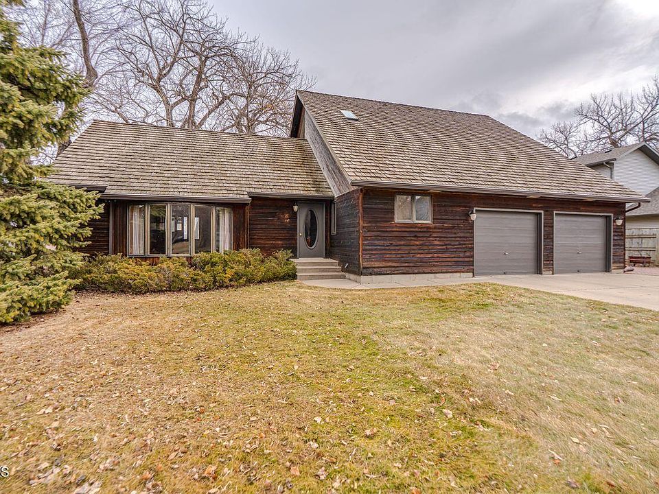 1st image of 1512 River Dr NE