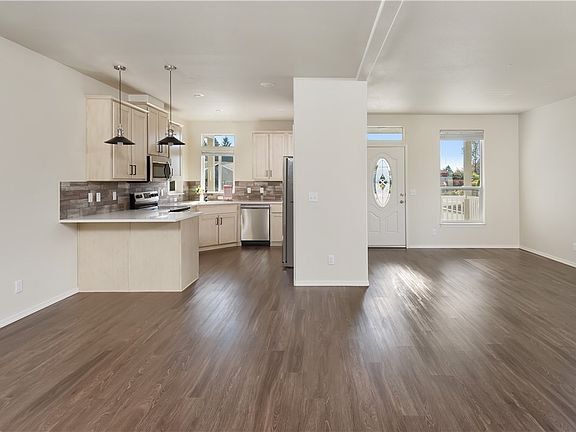 4th image of 5900 64th St NE Unit 106