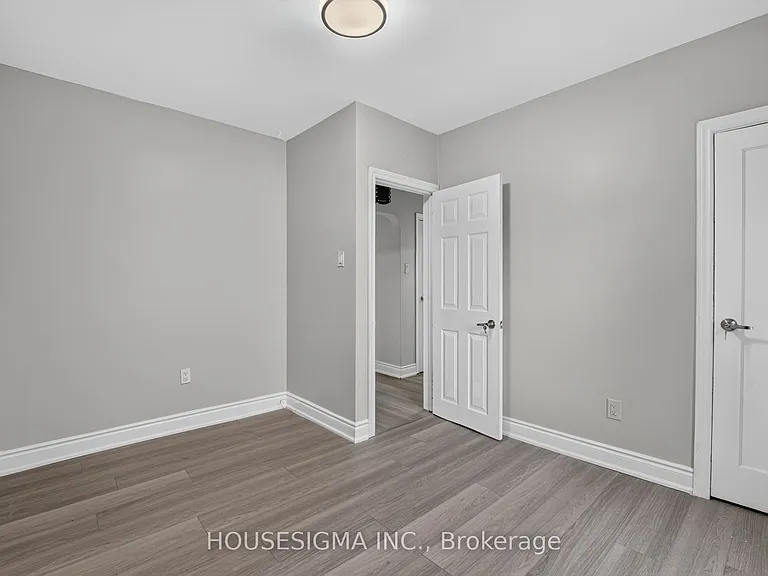 342 Carlton St — Photo 16