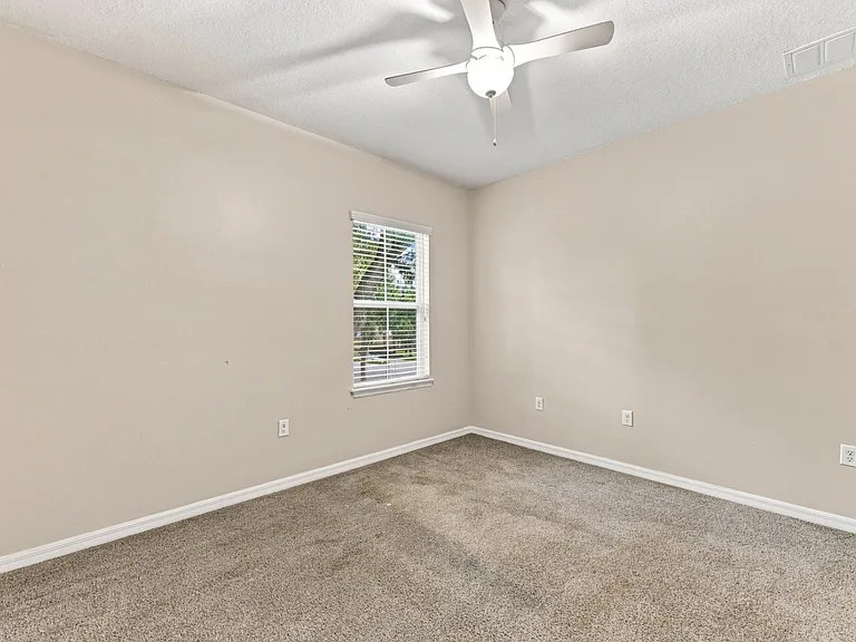 17013 Vilesta Dr — Photo 24