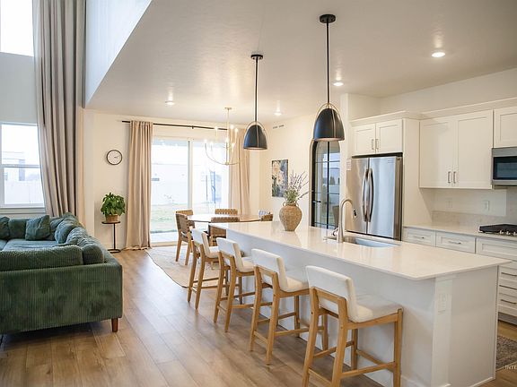 2nd image of 151 Insight Ct