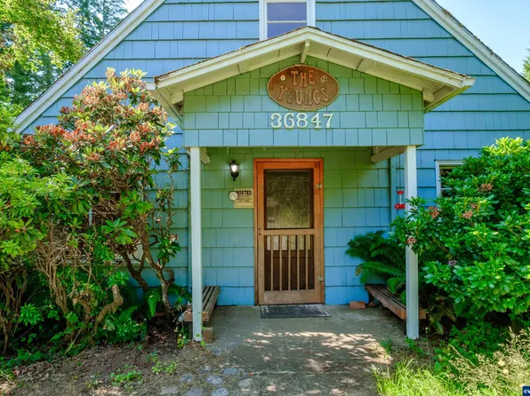 36847 Happy Hollow Rd, Blodgett, OR 97326