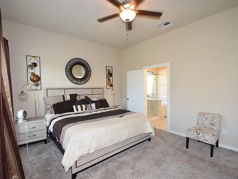 917 Crystal Bend Ln — Photo 13