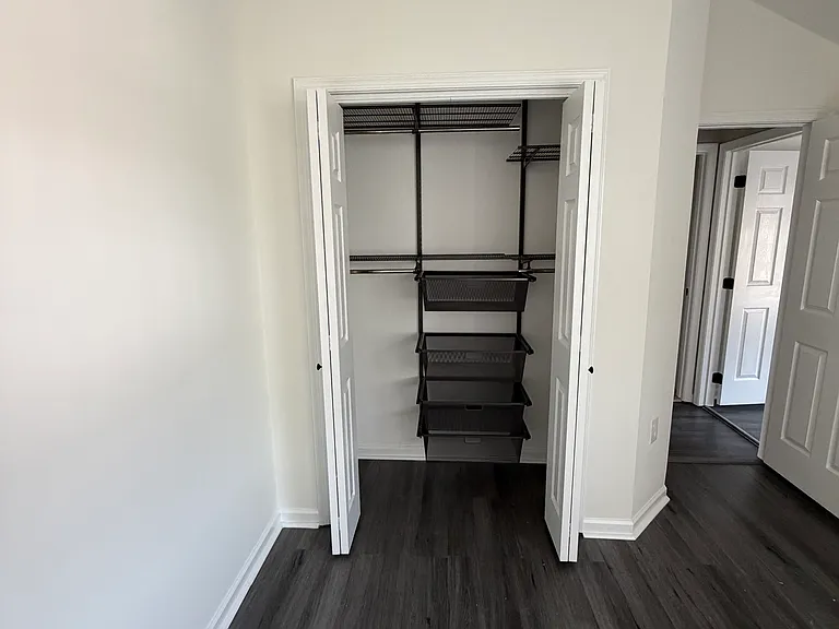 2nd bedroom's closet