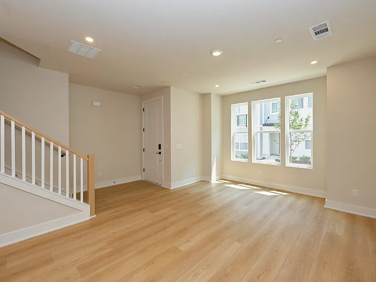 126 Zola Aly — Photo 8