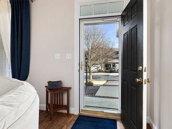 4th image of 17 Vista View Ln